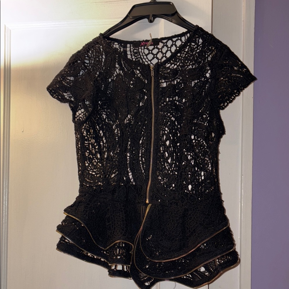 Xtaren Black Lace Top with Short Sleeves